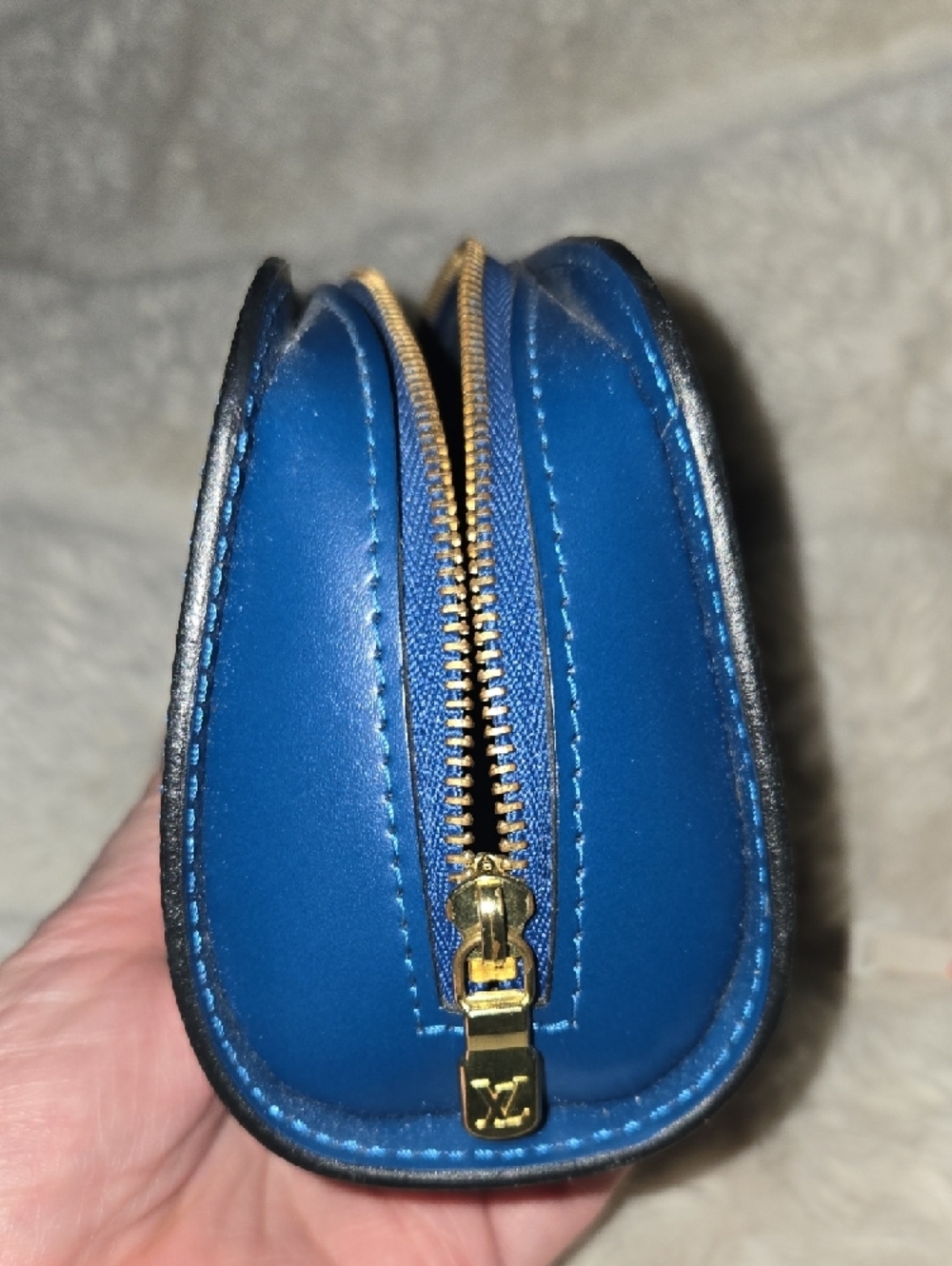 Louis Vuitton Blue Epi Leather Zip Around Cosmetic Case - Picture 5 of 12